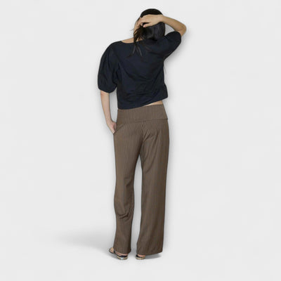 Julia – Pantalon Rayé Plissé